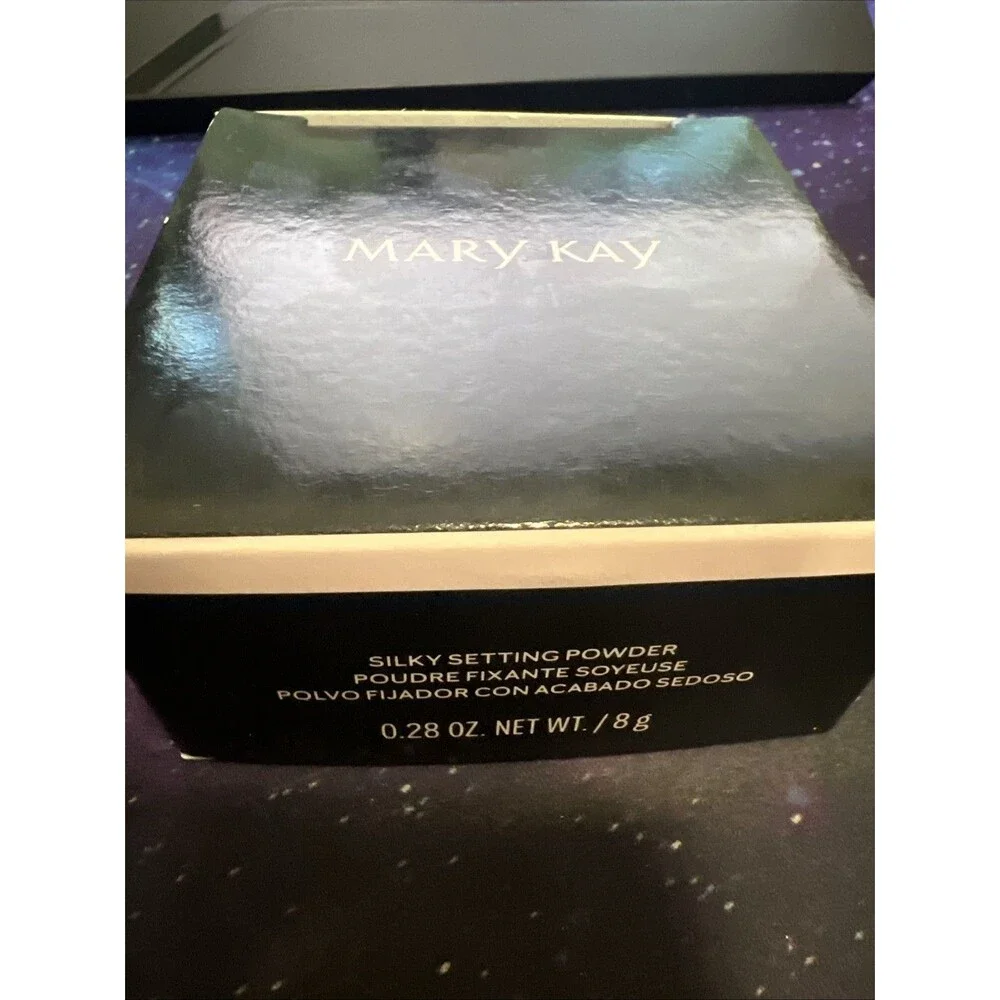 Mary Kay Silky Setting Powder Medium Ivory in box expired 175892